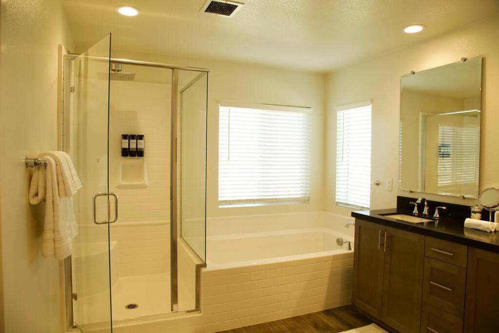 فيلا Vineyard Poolside Retreat Winchester المظهر الخارجي الصورة